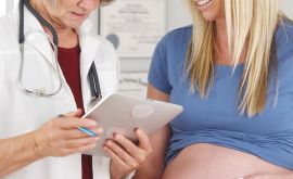 آیا خانم های باردار باید به لحاظ بیماری های تیروئیدی تحت درمان باشند؟